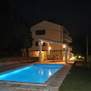  Villa Rozica